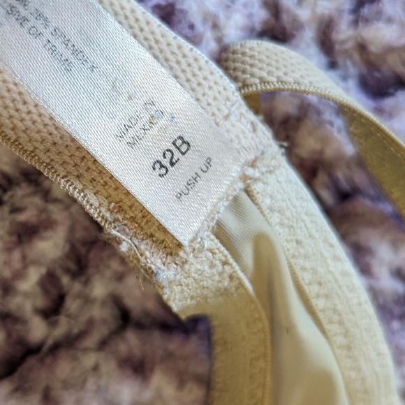 Pick 2 for $25 - La Senza Bra - 32B - Picture 3 of 3